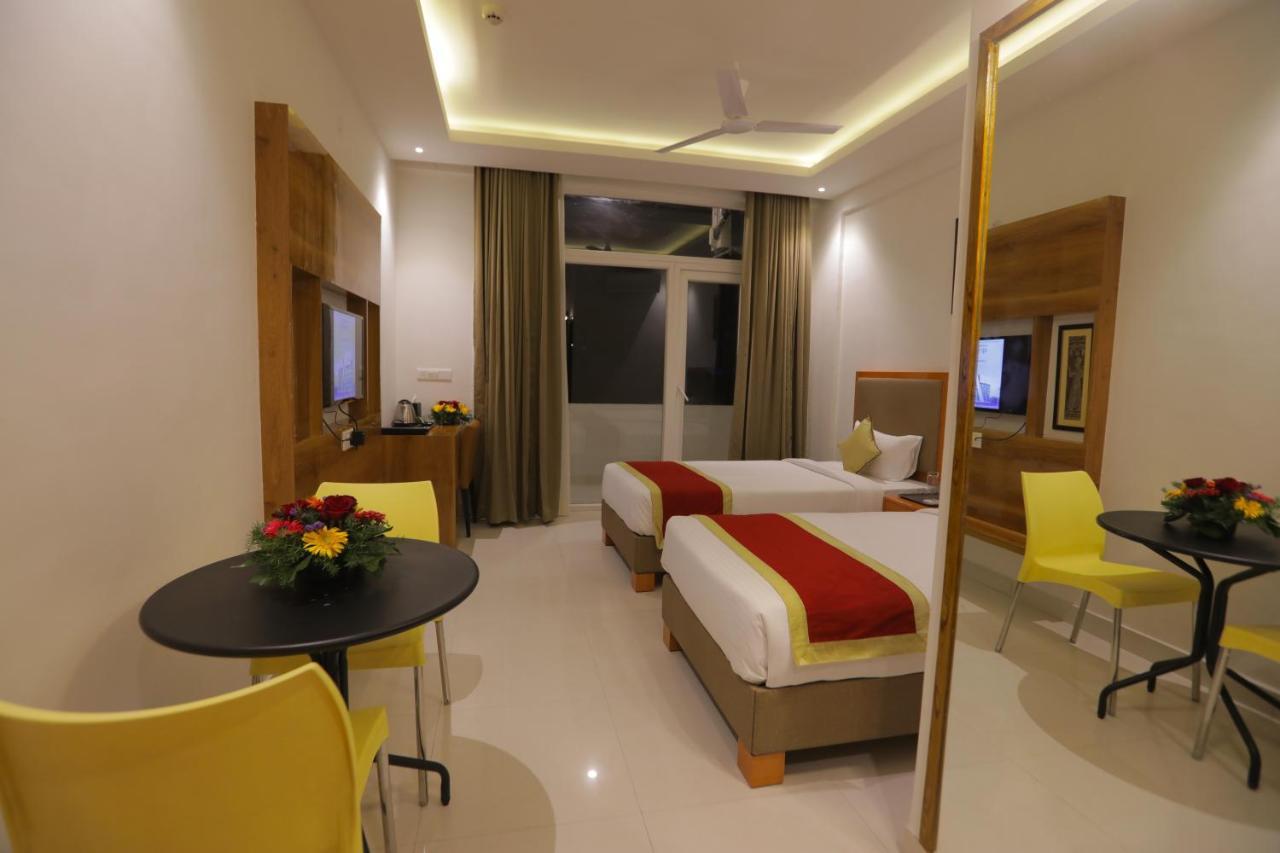 V One Hotel-Ambara Elite Bangalore Luaran gambar