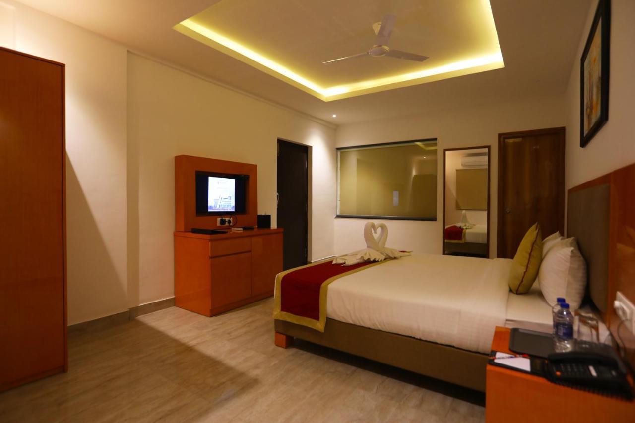 V One Hotel-Ambara Elite Bangalore Luaran gambar